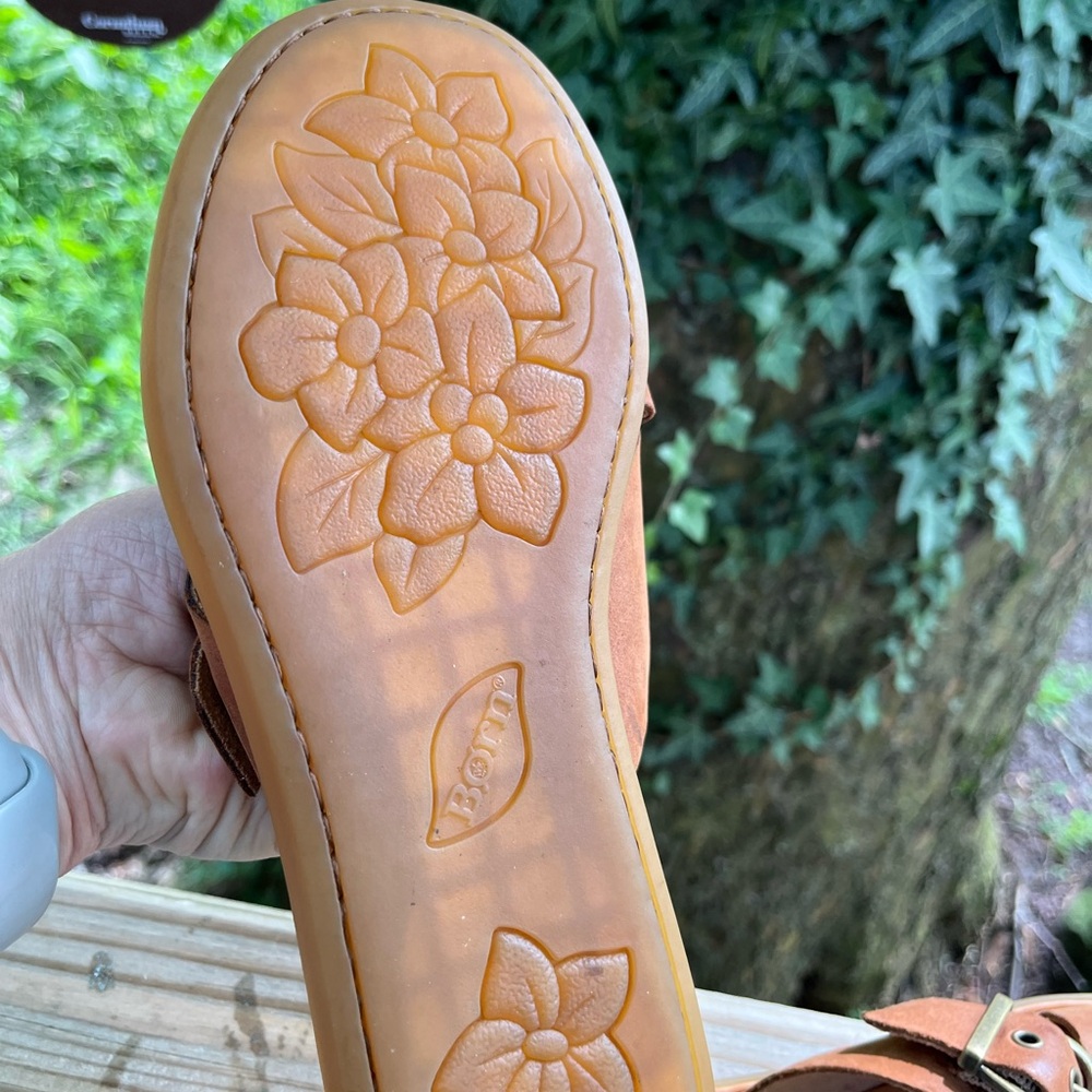 BORN Rio Women’s Size 7 Sandals Cognac Brown Leather Criss Cross Slides Shoes - Picture 8 of 9